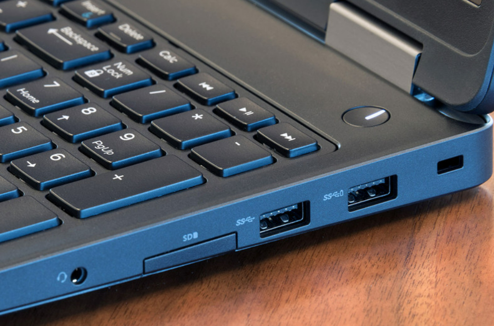 hg Dell Precision 3510 9